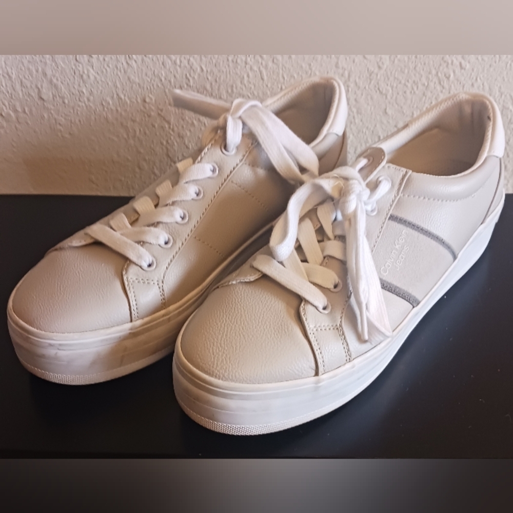 Calvin Klein Woman's Gray Bella Sneakers Lace Up & Athletic Shoes Size 8.5